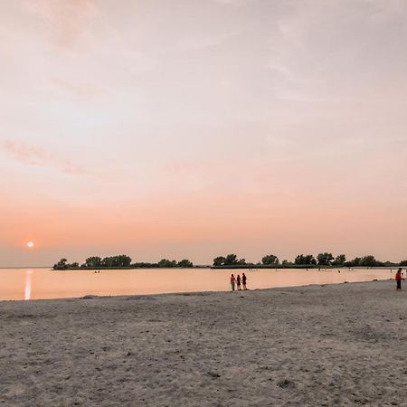 Stijlvol Appartement Op Strand Makkum Εξωτερικό φωτογραφία