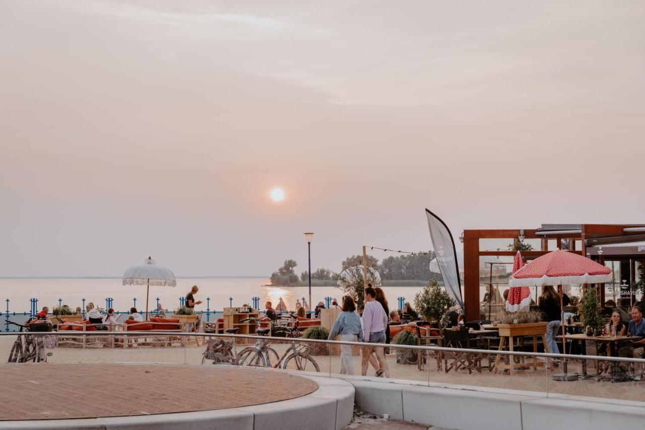 Stijlvol Appartement Op Strand Makkum Εξωτερικό φωτογραφία